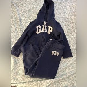 Gap sweatsuit